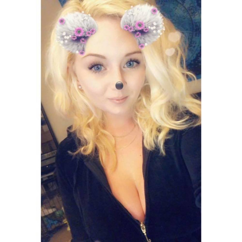 Meet your Posher, Caitlin